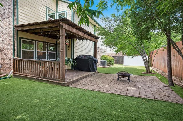 301 Stoneledge Drive, Irving, TX 75063