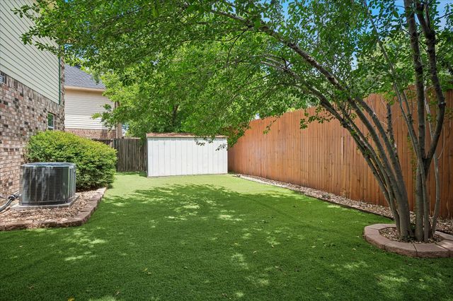301 Stoneledge Drive, Irving, TX 75063
