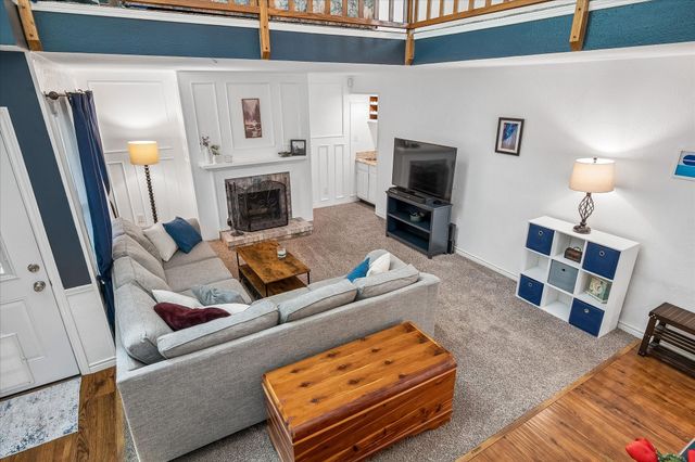 301 Stoneledge Drive, Irving, TX 75063