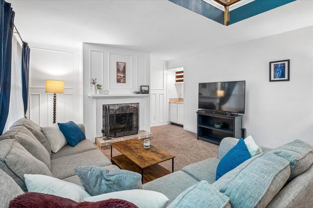 301 Stoneledge Drive, Irving, TX 75063