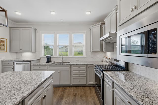 1402 Cannon Ln, Spring Hill, TN 37174