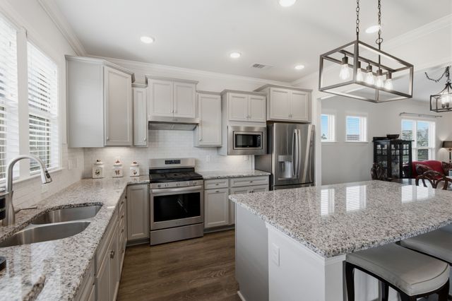 1402 Cannon Ln, Spring Hill, TN 37174