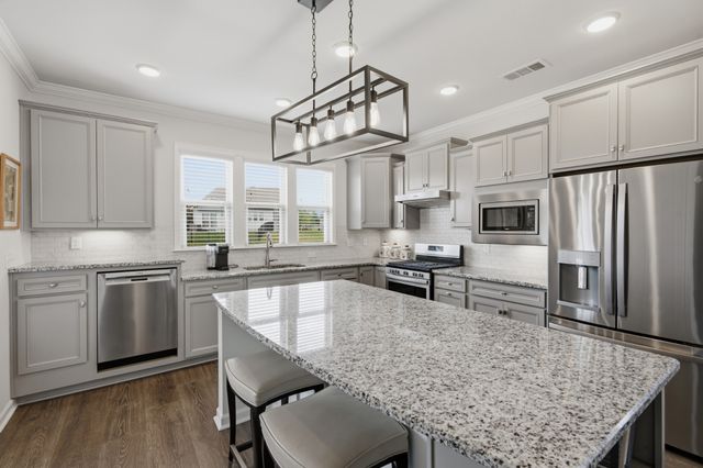 1402 Cannon Ln, Spring Hill, TN 37174