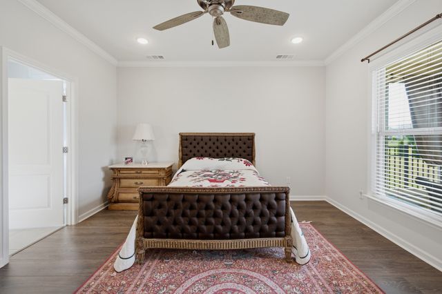 1402 Cannon Ln, Spring Hill, TN 37174
