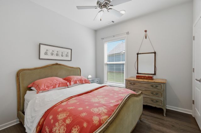 1402 Cannon Ln, Spring Hill, TN 37174