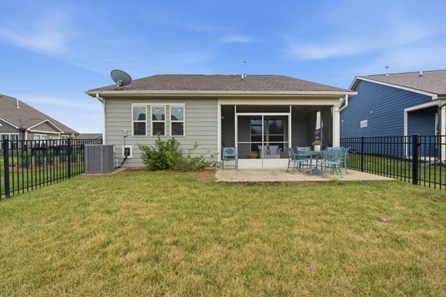 1402 Cannon Ln, Spring Hill, TN 37174