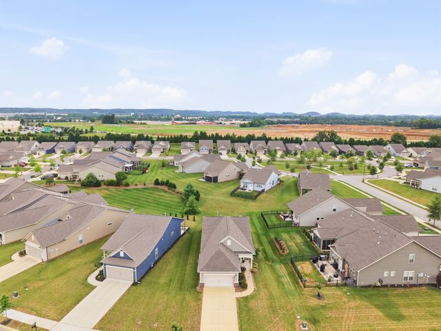 1402 Cannon Ln, Spring Hill, TN 37174