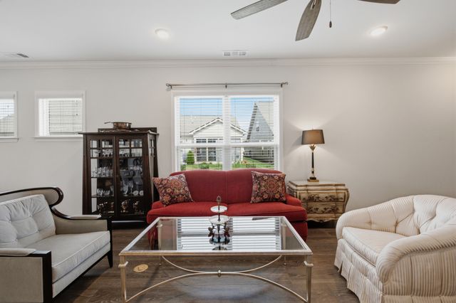 1402 Cannon Ln, Spring Hill, TN 37174
