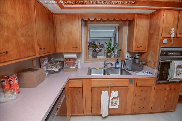 2125 Grant Avenue, St Albans, WV 25177