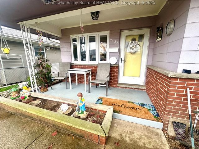 2125 Grant Avenue, St Albans, WV 25177