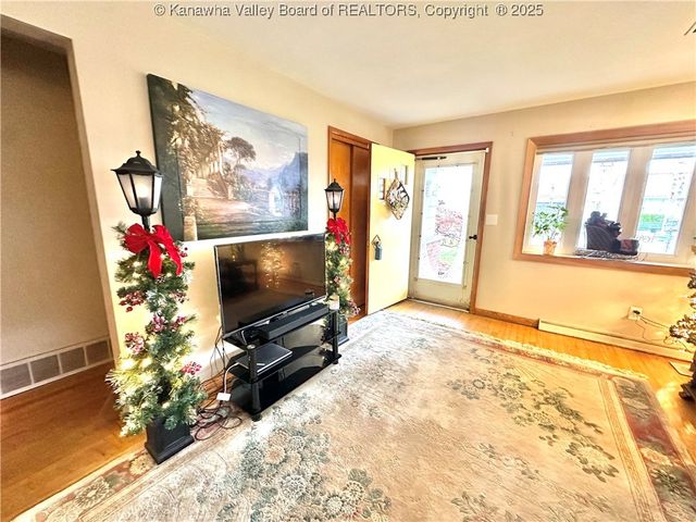 2125 Grant Avenue, St Albans, WV 25177