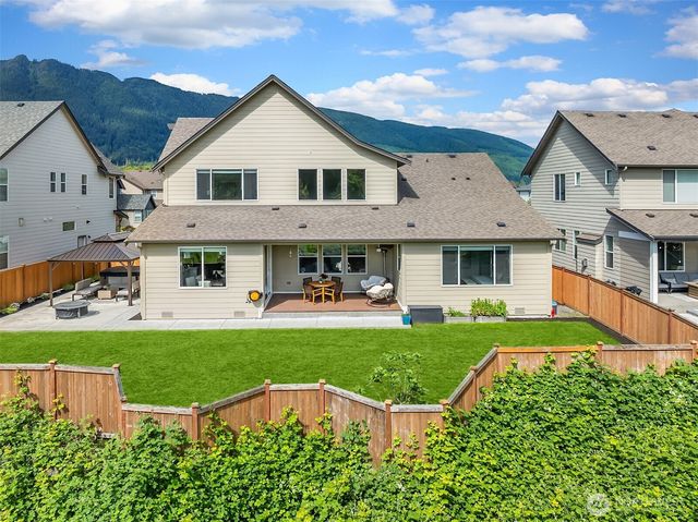 1796 Canyon Ave SE, North Bend, WA 98045