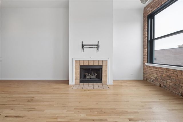 3151 N Lincoln Avenue 304, Chicago, IL 60657