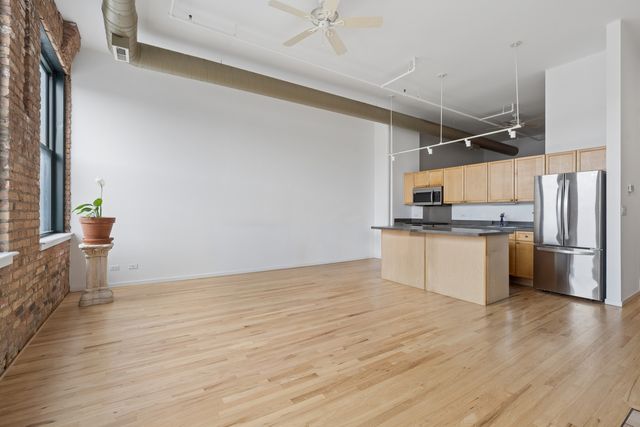 3151 N Lincoln Avenue 304, Chicago, IL 60657