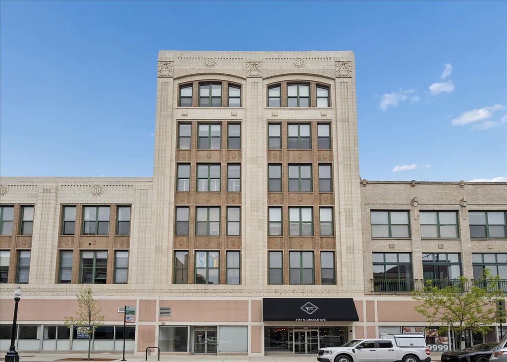3151 N Lincoln Avenue 304, Chicago, IL 60657