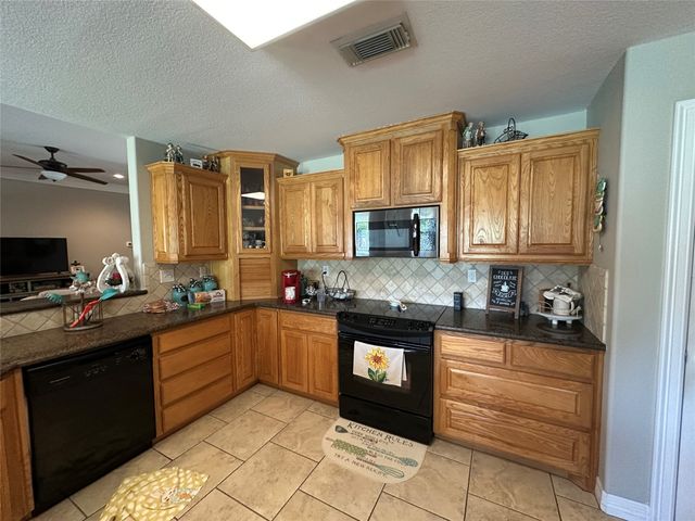 394 Sunland Park, Robinson, TX 76706