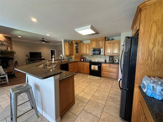 394 Sunland Park, Robinson, TX 76706