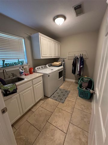 394 Sunland Park, Robinson, TX 76706