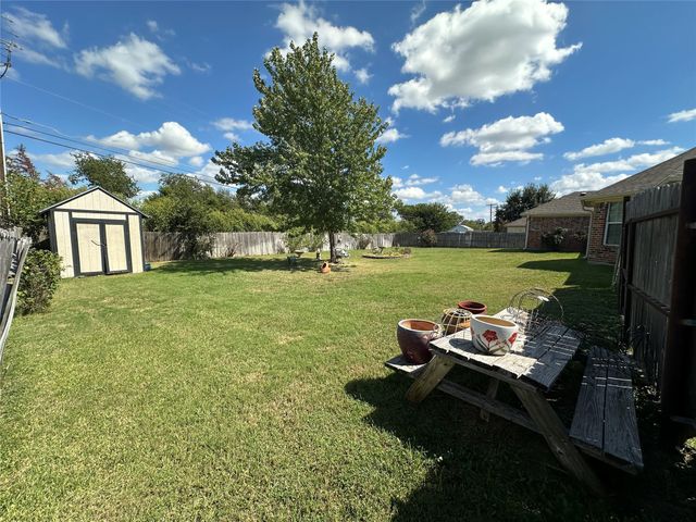 394 Sunland Park, Robinson, TX 76706