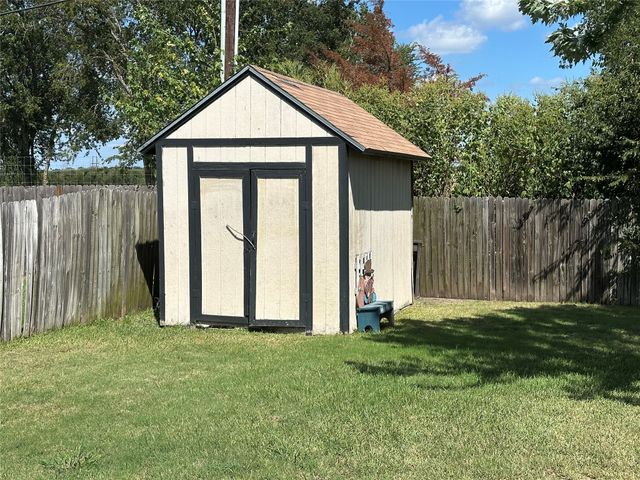 394 Sunland Park, Robinson, TX 76706