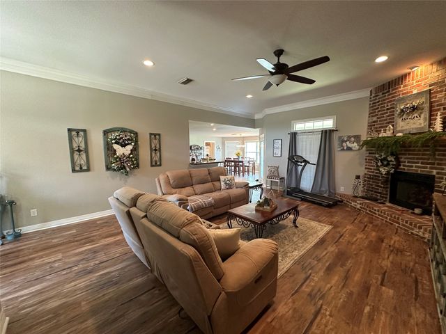 394 Sunland Park, Robinson, TX 76706