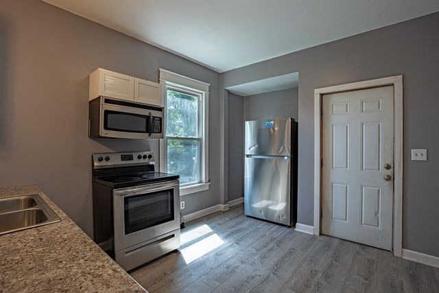 2203 E 37 Street, Kansas City, MO 64109