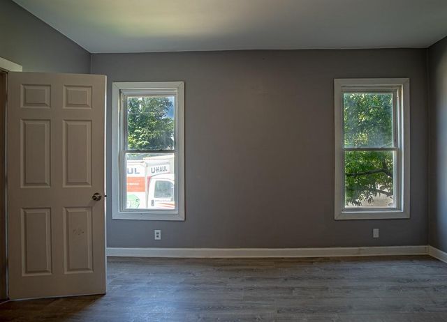 2203 E 37 Street, Kansas City, MO 64109