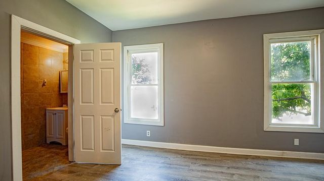 2203 E 37 Street, Kansas City, MO 64109