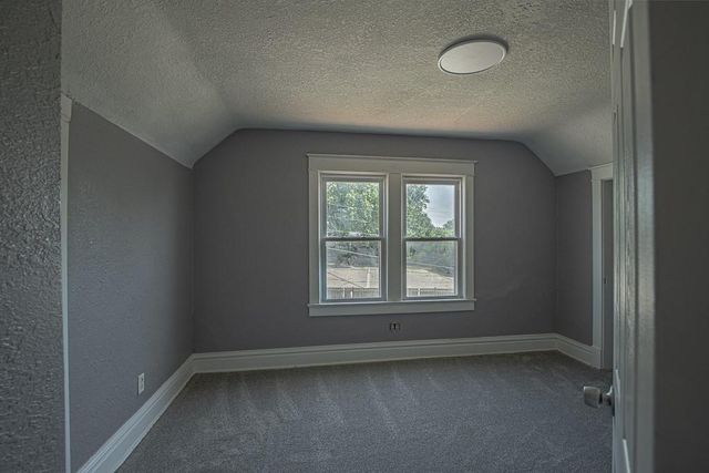 2203 E 37 Street, Kansas City, MO 64109