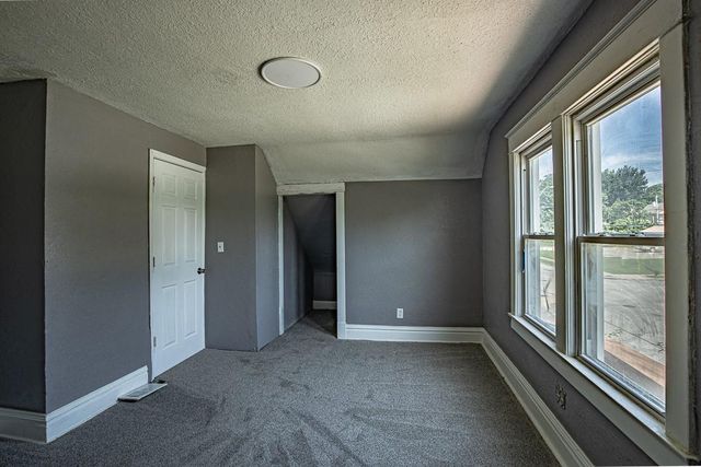 2203 E 37 Street, Kansas City, MO 64109