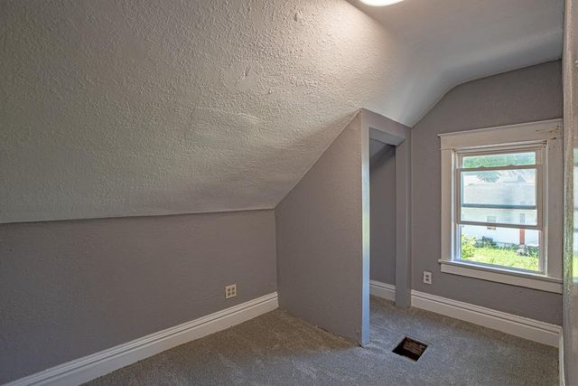 2203 E 37 Street, Kansas City, MO 64109