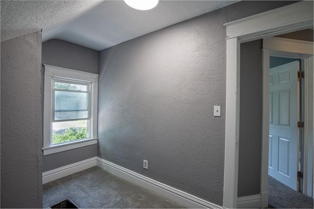 2203 E 37 Street, Kansas City, MO 64109