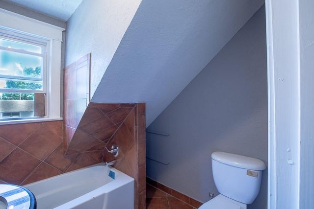 2203 E 37 Street, Kansas City, MO 64109