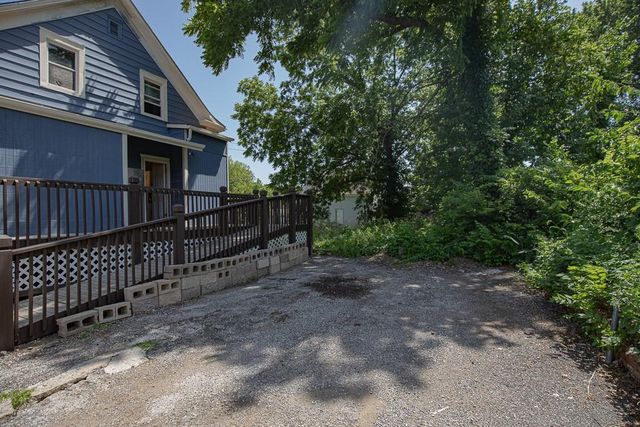 2203 E 37 Street, Kansas City, MO 64109