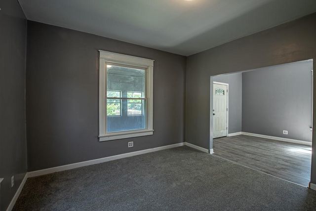 2203 E 37 Street, Kansas City, MO 64109
