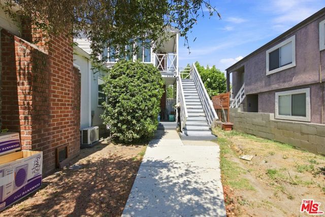 11485 Cumpston Street, North Hollywood (los Angeles), CA 91601