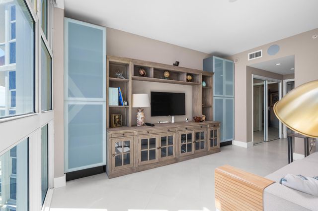 6051 N Ocean Drive 1101, Hollywood, FL 33019