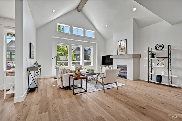 11635 N 24th Ave, Boise, ID 83714