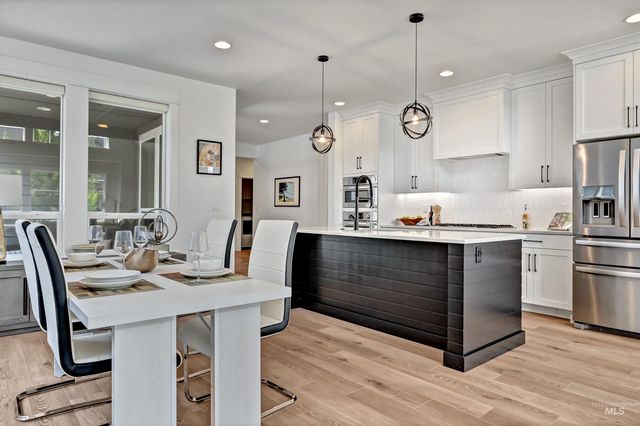 11635 N 24th Ave, Boise, ID 83714