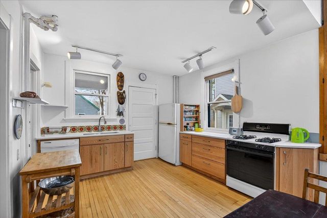 2121 West Lawn Avenue, Madison, WI 53711