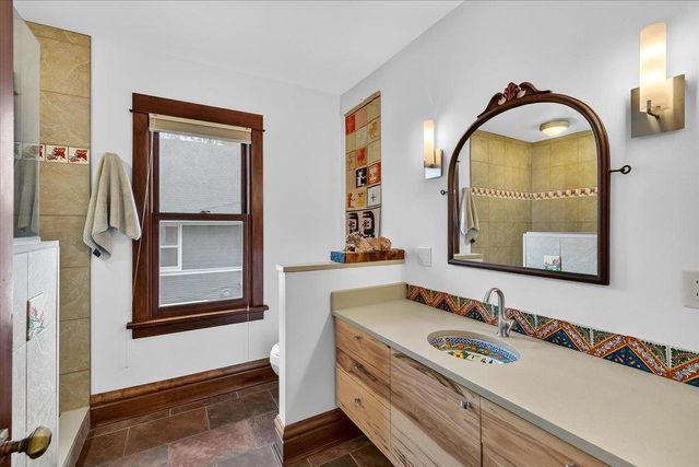 2121 West Lawn Avenue, Madison, WI 53711