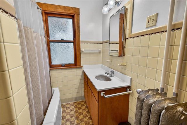 2121 West Lawn Avenue, Madison, WI 53711