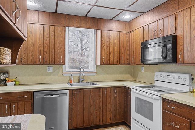 645 S CANNON AVE, Lansdale, PA 19446