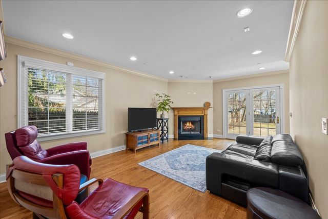 1303 GLENCOE Avenue, Highland Park, IL 60035