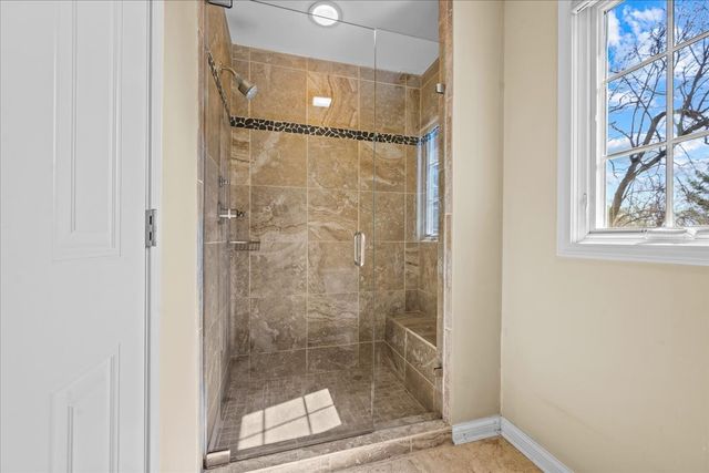 1303 GLENCOE Avenue, Highland Park, IL 60035