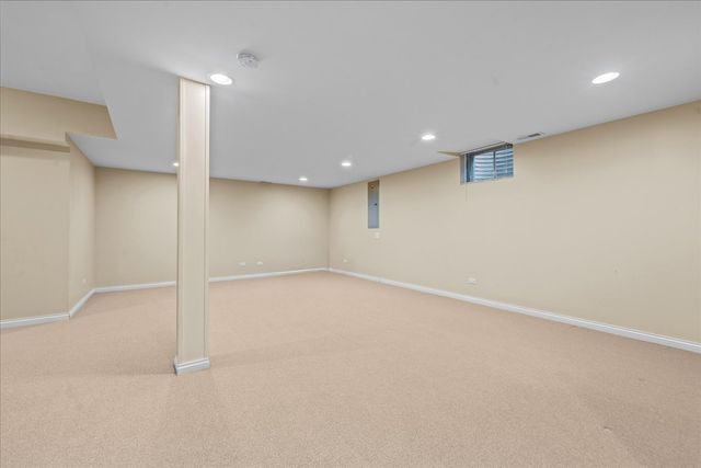 1303 GLENCOE Avenue, Highland Park, IL 60035