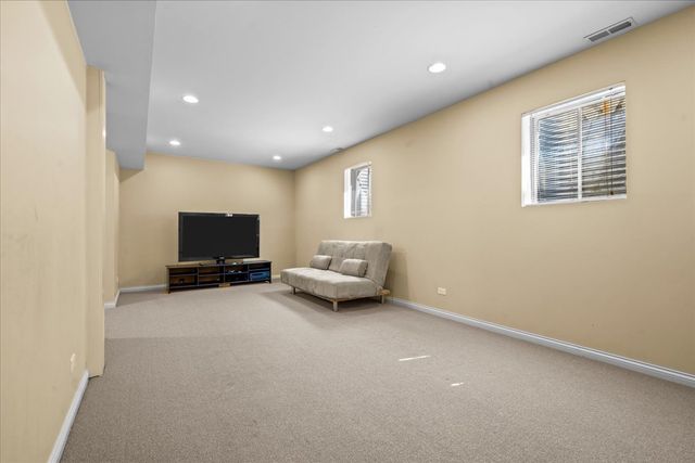 1303 GLENCOE Avenue, Highland Park, IL 60035