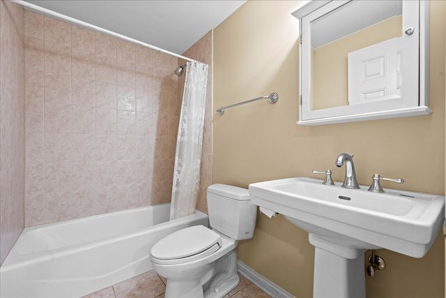 1303 GLENCOE Avenue, Highland Park, IL 60035