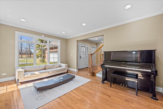 1303 GLENCOE Avenue, Highland Park, IL 60035