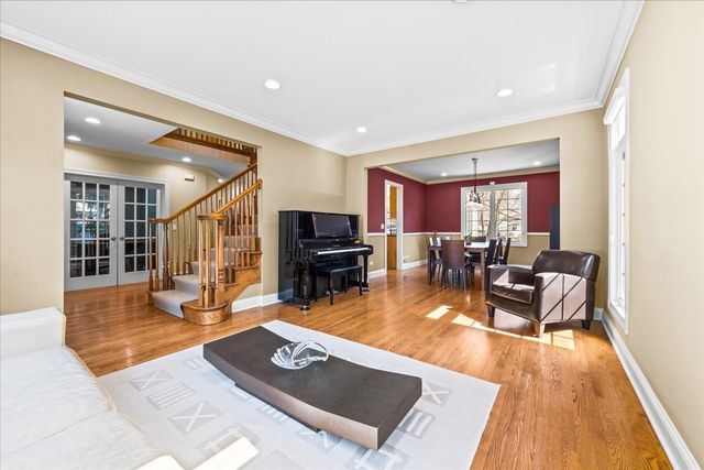 1303 GLENCOE Avenue, Highland Park, IL 60035